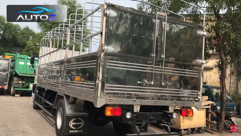 Xe tải Hino FG8JP7A (8 tấn - dài 7.2m) thùng mui bạt 